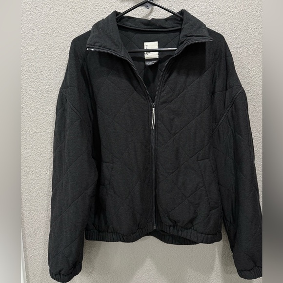 Vuori Jackets & Blazers - Vuori Black Quilted Halo Jacket